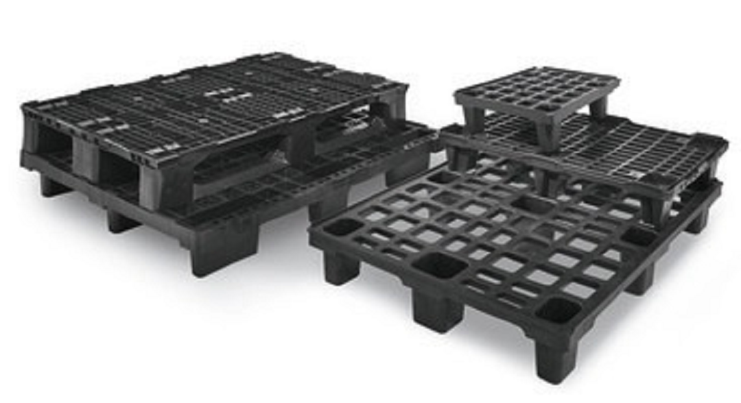 Kunststoffpaletten Kunststoffpaletten, verschiedene Modelle, Übereinandergestapelt